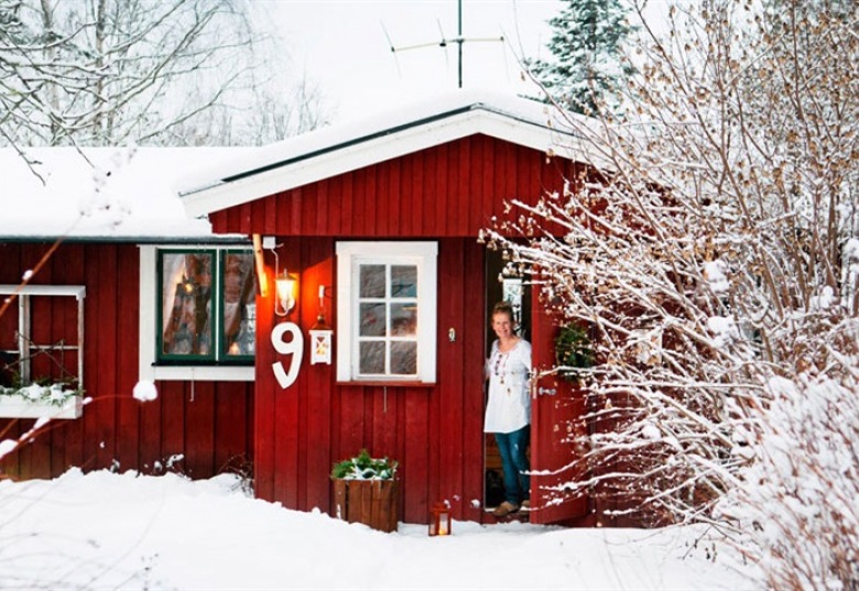 Magiczna aura Świąt w przytulnej czerwonej chatce... :) ()