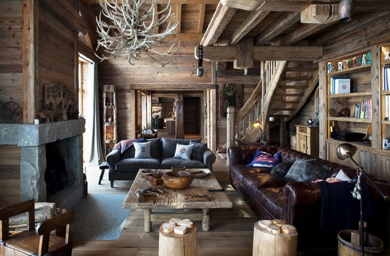 Drewno i kamień w salonie w alpejskiej   rezydencji (20703)