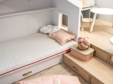 Materac dziecięcy w łóżku o kształcie domku (56521)