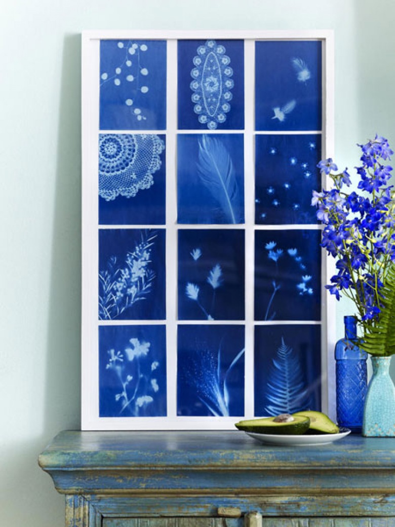 Dekoracyjna rama z drewna w ksztalcie okna z dekoracyjnymi grafikami w kolorze indygo (23936)