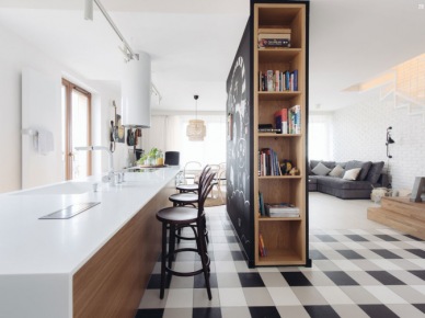 Bardzo oryginalna i rodzinna aranżacja mieszkania o pow. 100 m2 w monochromatycznej bieli i czerni