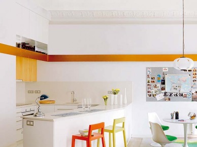 Nowoczesny i kolorowy apartament w Barcelonie (5136)