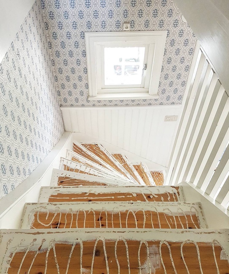 Oryginalna aranżacja klatki schodowej w domu (51140)