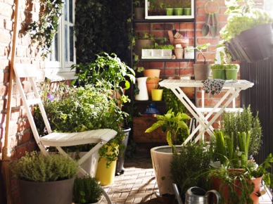 Bądź gotowy na wiosnę, czyli najświeższe pomysły na wystrój tarasów, balkonów i ogródków z katalogu IKEA