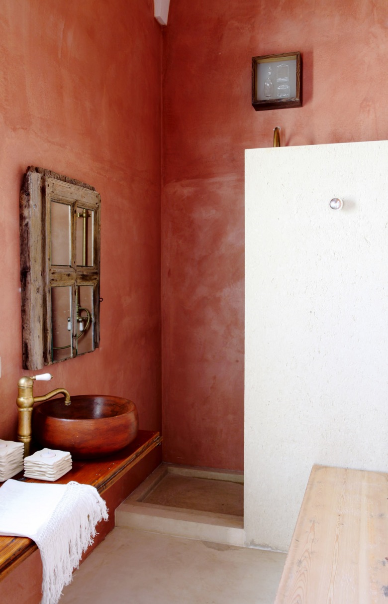 Rdzawa łazienka w lepiankowej formie (19406)