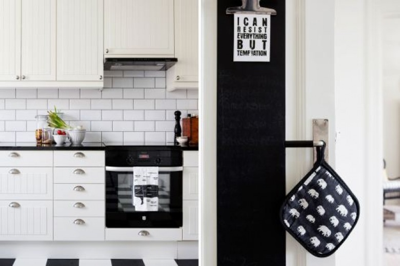 Glazura  biała cegiełka na ścianie w skandynawskiej kuchni z czarną tablicą (24528)