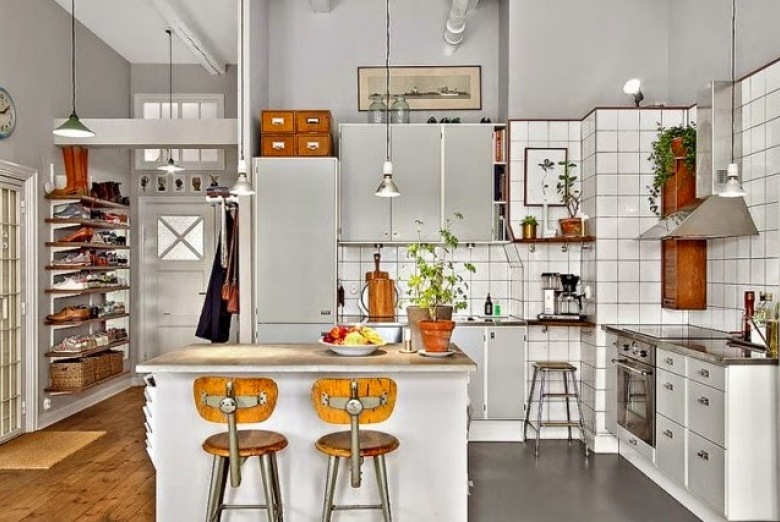 Biało-szara kuchnia z drewnianymi i stalowymi detalami w stylu modern vintage (26385)