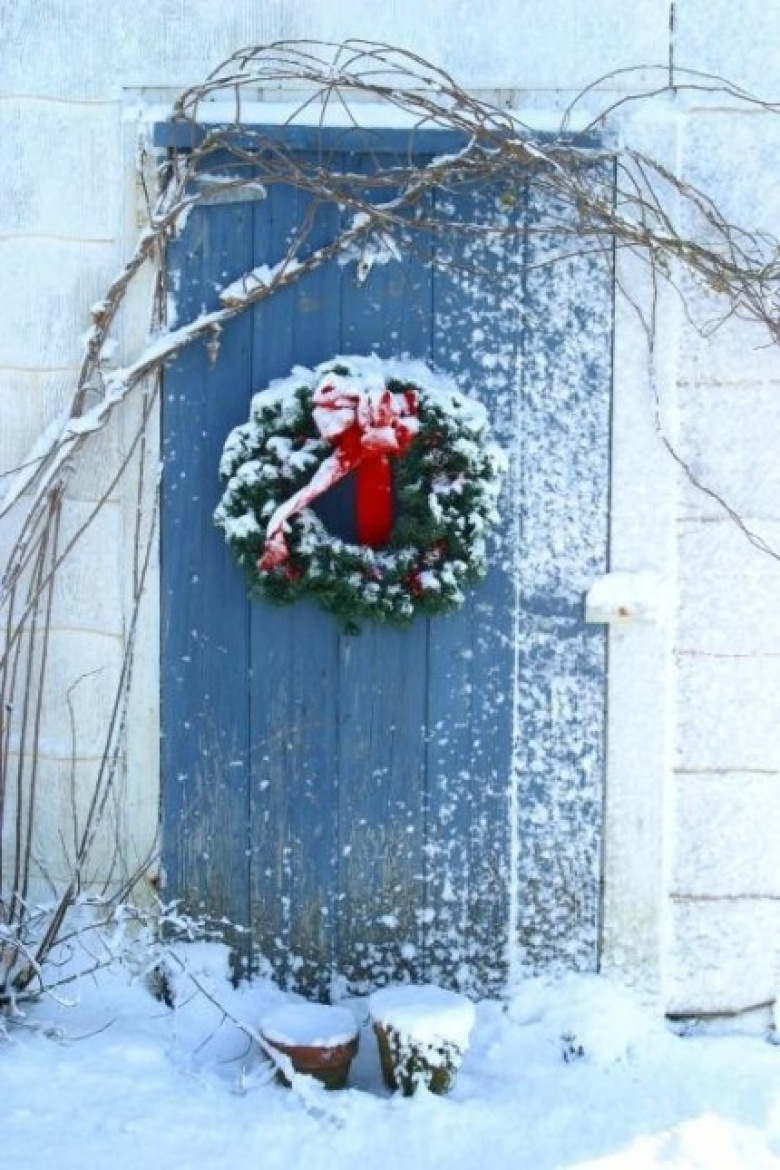 Świąteczne sposoby na udekorowanie drzwi ()