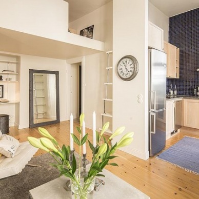 Pomysł na małe i nowoczesne mieszkanie z antresolą, czyli mini - loft w niedzielnych zakupach on-line