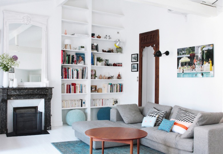 Aranżacja niezwykle kolorowego mieszkania na bazie rozświetlonej bieli, o ciekawych dodatkach i skandynawskim klimacie ()