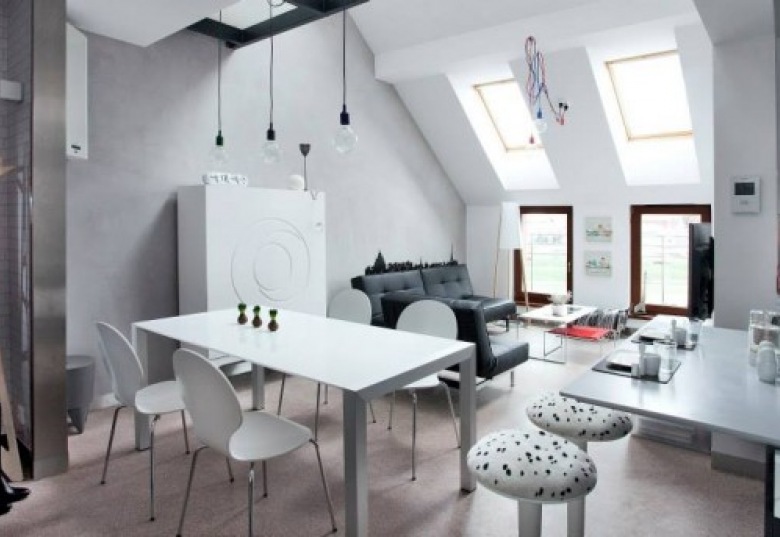 Nowoczesne geometryczne mieszkanie według polskiego projektu z kolorowymi akcentami i oryginalną formą dekoracji :) (39954)