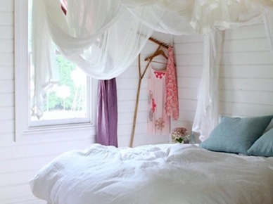 Biale moskitiery w aranżacji sypialni w różnych stylach (24907)