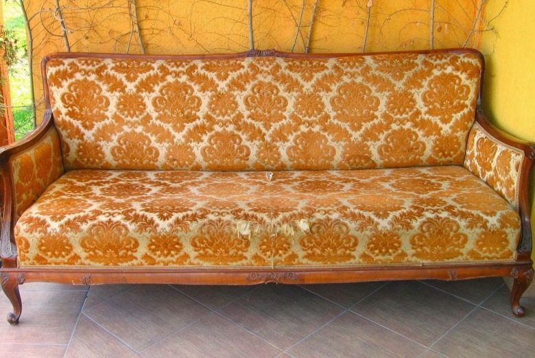 Sofa before (37368)