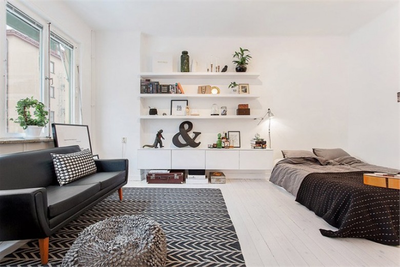 kolejny pomysł na proste urządzenie  małego mieszkania o powierzchni 37 m2 - białe wnętrze z czarnymi meblami i...