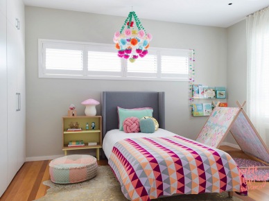 Sypialnia dla dziewczynki w pastelowych kolorach (49369)