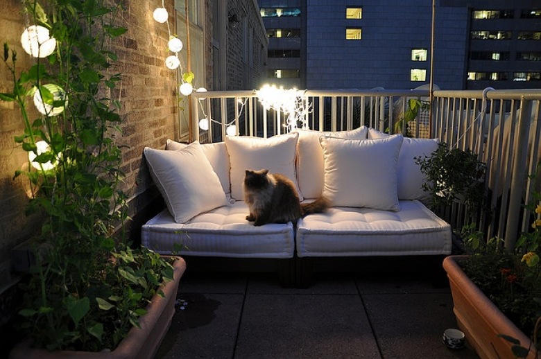 lubimy letnimi wieczorami przesiadywać na balkonach i tarasach, a szczególnie wtedy, gdy wokół roztacza się blask...