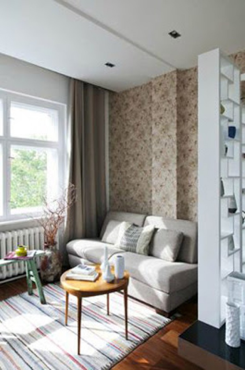 To elegancki apartament w centrum Berlina - spójny stylistycznie, choć pełen różnorodnych mebli i dekoracji. To cecha...