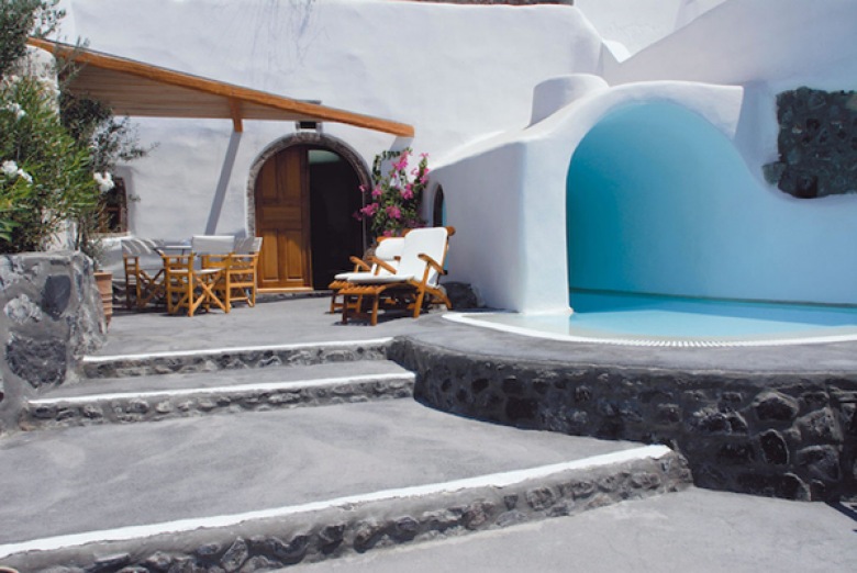 magia bieli, lazurów i romantyzmu Santorini - bajkowy hotel w Grecji.