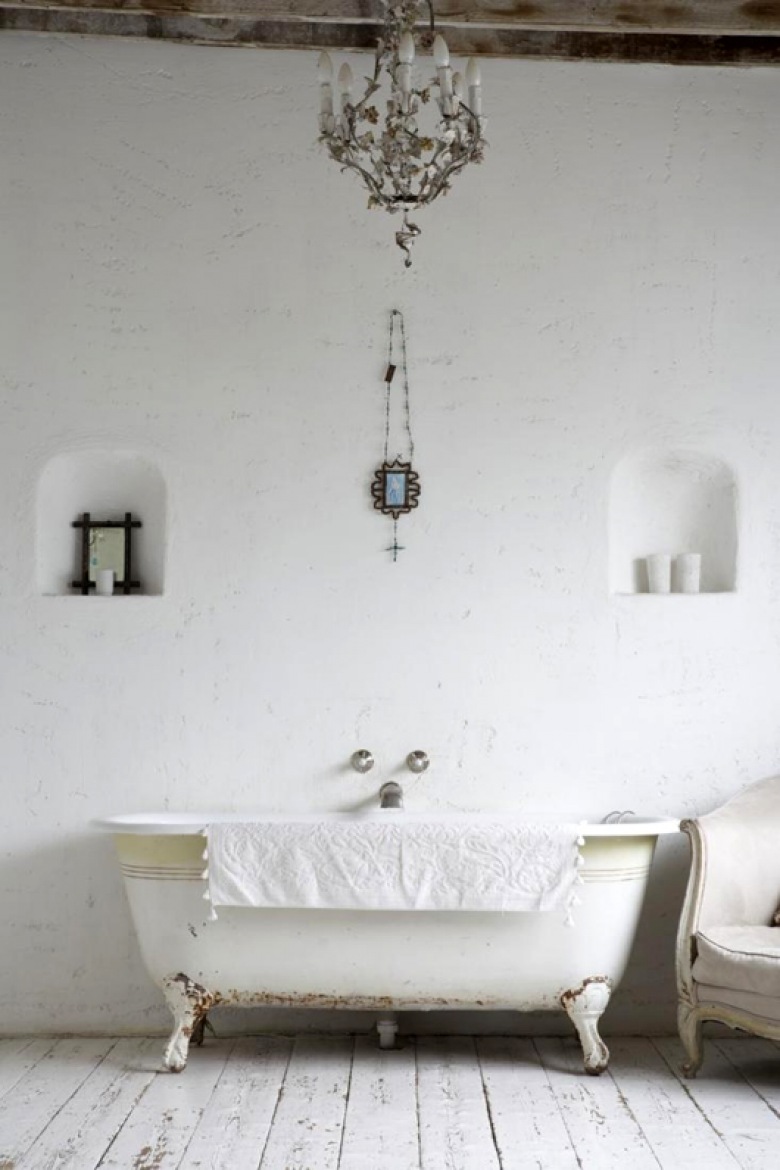 Piękne łazienki z rystykalną i skandynawską nutą (7700)