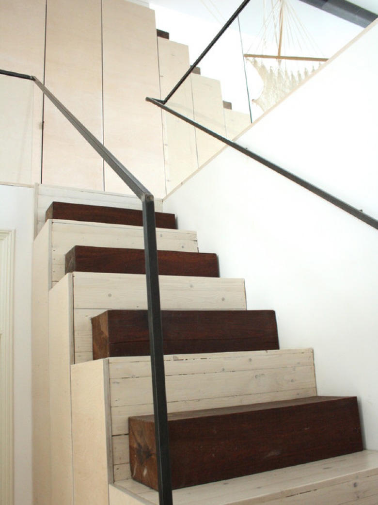 Dizajnerskie i praktyczne schody (3980)