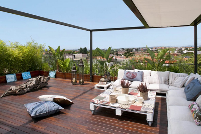 Małe, harmonijne mieszkanie z widokowym tarasem na Barcelonę, czyli wakacyjne zakupy on-line (34465)
