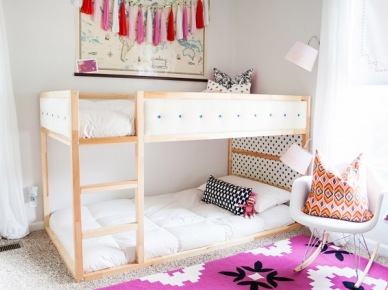 Piętrowe łóżko w pokoju dziecięcym (51650)