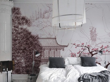 Przestronna sypialnia z drewnianą podłogą i krajobrazem na ścianie (52932)