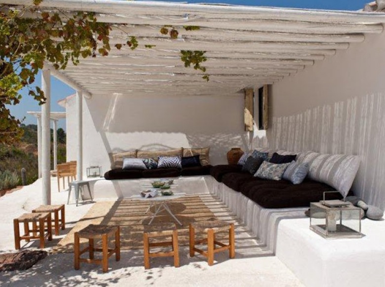 piękne lato, piękny domek w Portugalii, taras, jak marzenie
