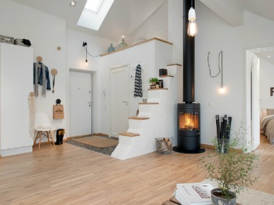 Jak urządzić mieszkanie na poddaszu, czyli loft po skandynawsku w środowych zakupach on-line