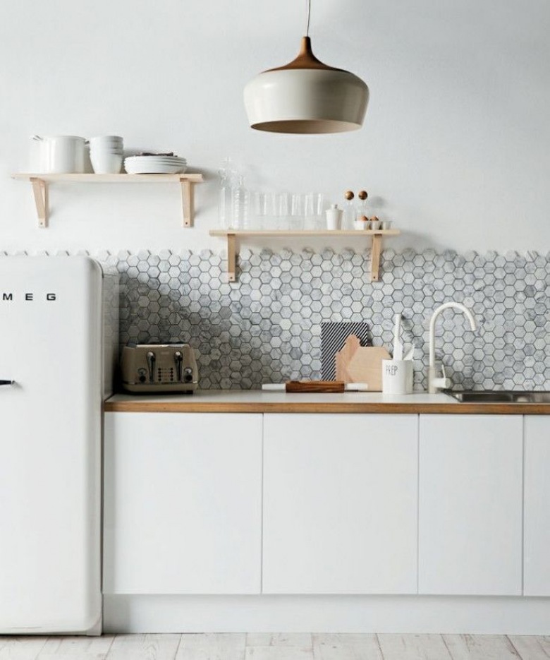 W skandynawskim stylu – Pomysł na ścianę w kuchni – LEMONIZE.ME (27488)