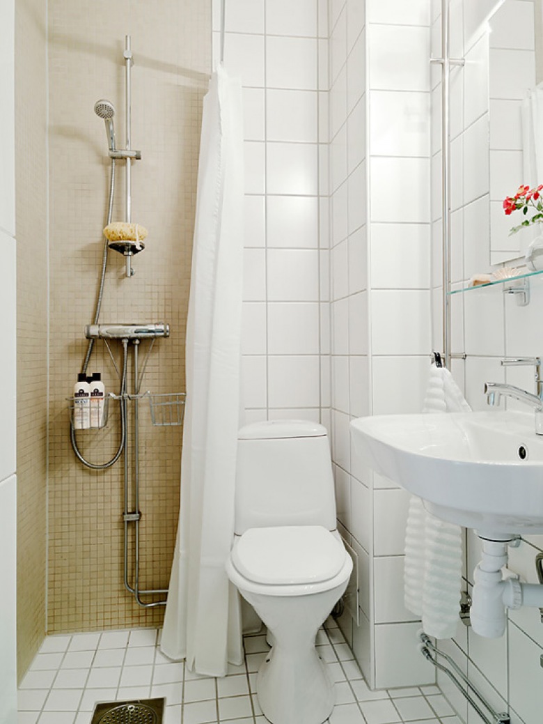 Mini łazienka z dwoma rodzajami glazury (20090)