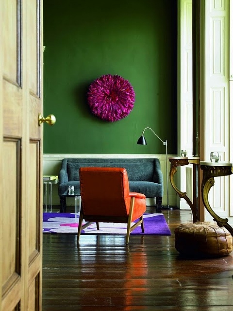 Zielona ściana w salonie (31315)