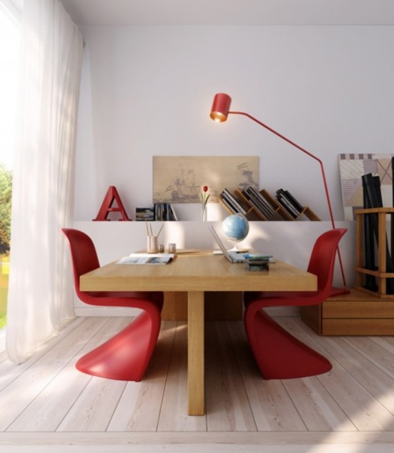 Czerwone krzesła przy drewnianym stole (16794)