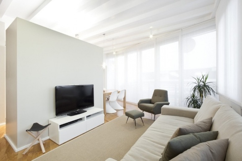 mocno stonowany, minimalistyczny i skromny wystrój mieszkania - to wyjątkowo łagodne barwy i...