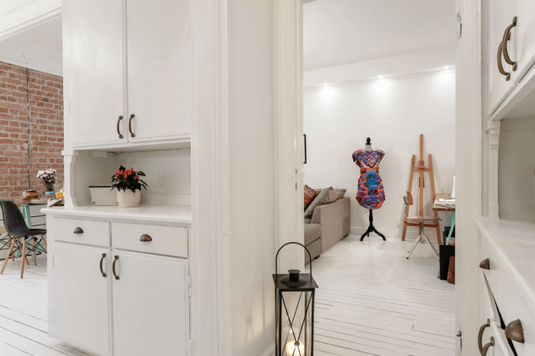 Jak oddzielić kuchnię od salonu w mieszkaniu w stylu skandynawskim ? (22081)