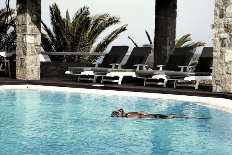 jeden z najpiękniejszych i klimatycznych hoteli w Grecji, a może i na świecie - uroczy, z lekką, etniczna nutką, nieskazitelny i romantyczny - to raj na wakacje...
