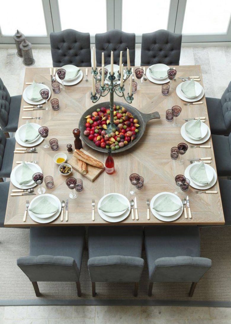 Piękna jadalnia z kwadratowym stołem (22434)