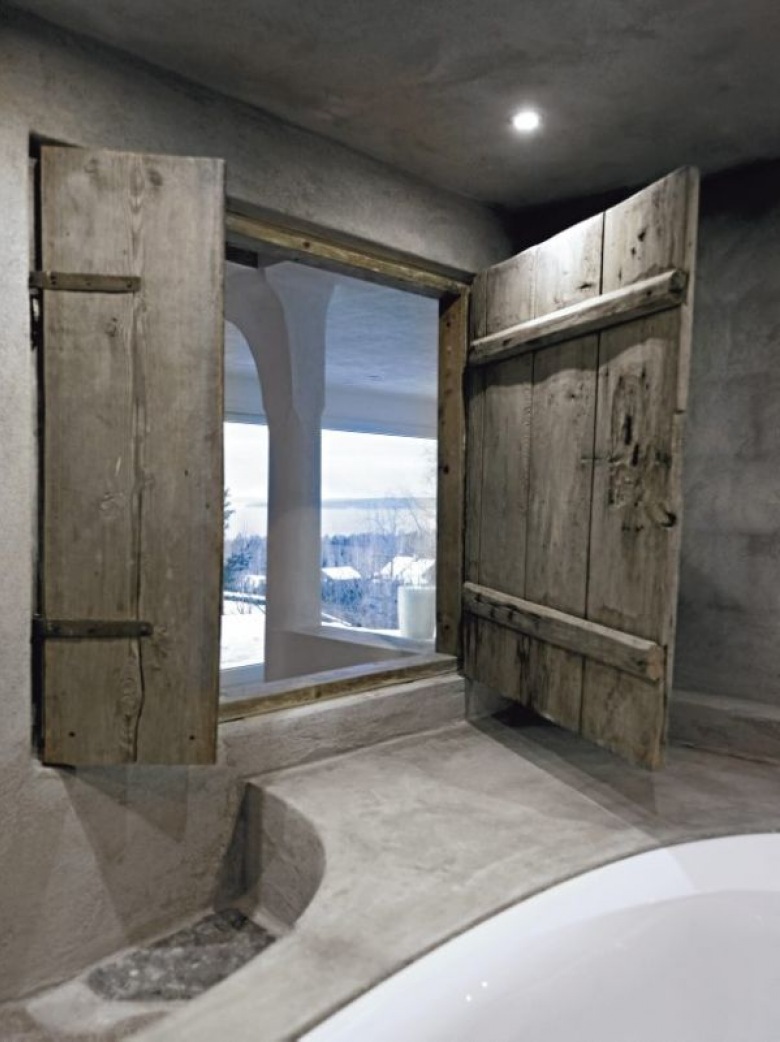 Drewniane wrota okna w łazience (17711)