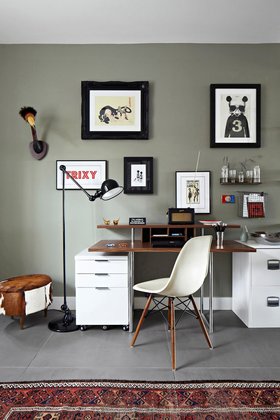 Pomysł na domowe biuro w nowoczesnym stylu (20908)