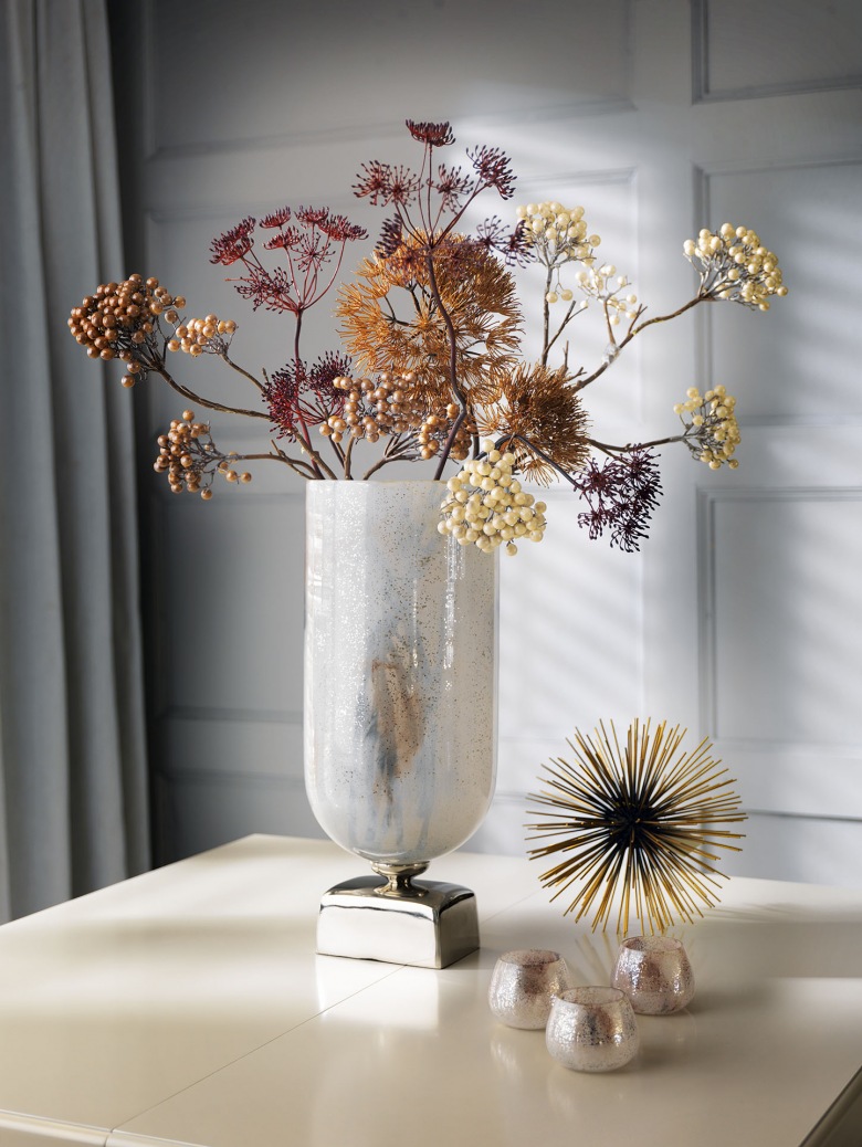 Zimowe kwiaty jako elegancka dekoracja salonu (51828)