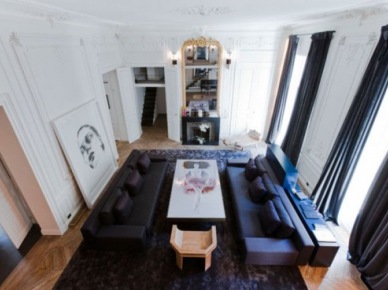 Paryż, naprzeciwko Luwru, mistrzowskie mieszkanie w kolorze białym i czarnym. (7268)