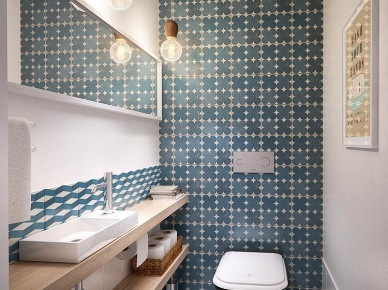 Naturakne drewno,niebiesko-turkusowe płytki na ścianie,żarówki na kablach i szare betonowe płytki na posadzce w łazience (24816)