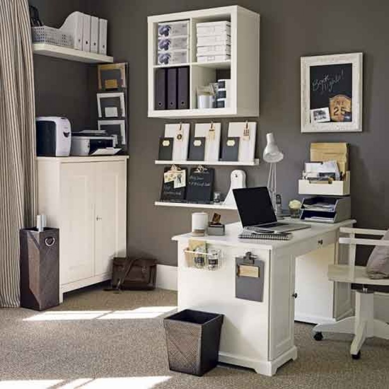 do wyboru - do koloru, czyli domowe biuro w różnorodnych wersjach kolorystycznych i stylowych odmianach. każdy może tu coś dla siebie wybrać...