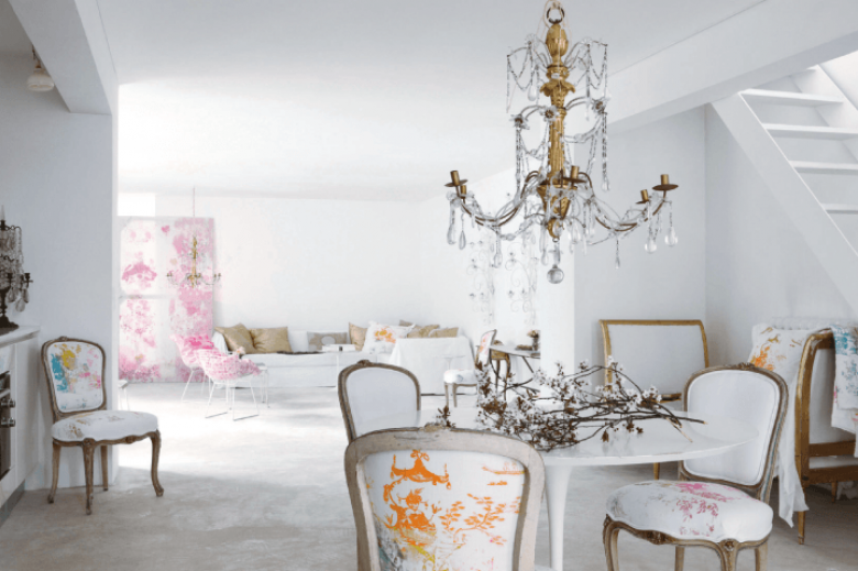 piękne mieszkanie projektantki Carolyn Quartermaine - kobiece, pastelowe i subtelne