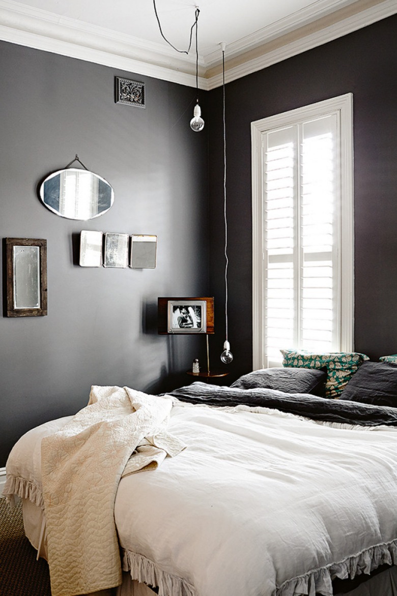 Zobaczcie jak szary kolor na ścianie stanowi o całej aranżacji tej sypialni. Jest bardzo elegancki, dostojny i świetnie...