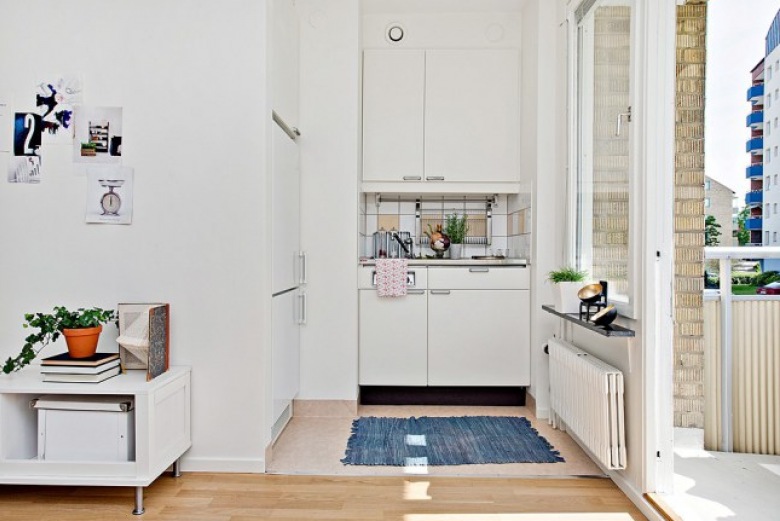 Aneks kuchenny w skandynawskim stylu małego mieszkania (24700)