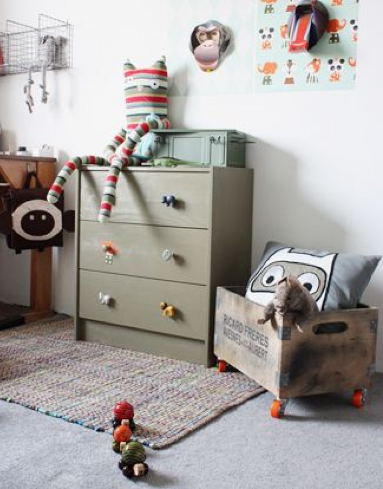 Jak wykorzystać drewniane skrzynki w dekoracji pokoju dla dziecka ? (24289)