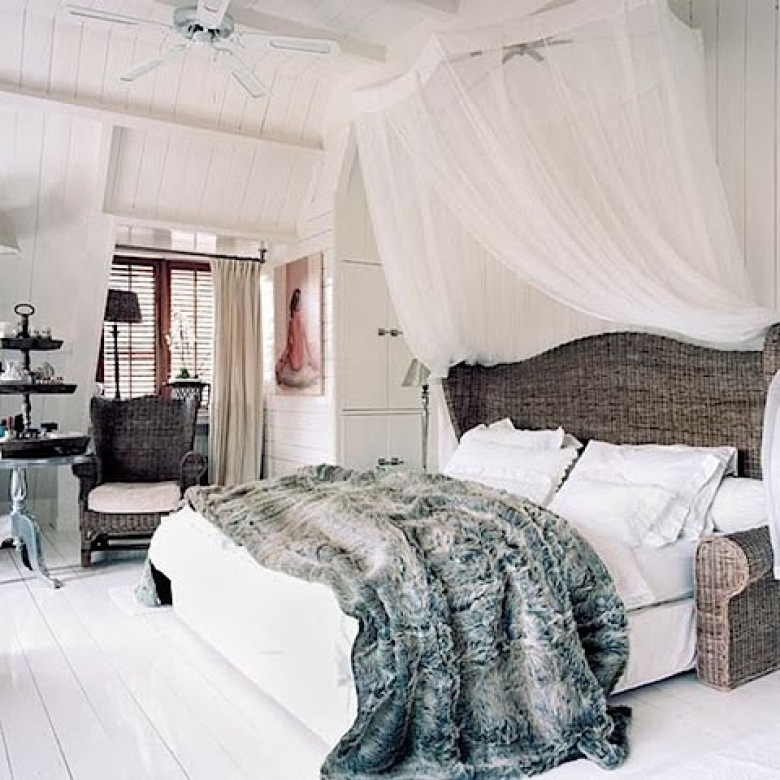 Biale moskitiery w aranżacji sypialni w różnych stylach (24902)