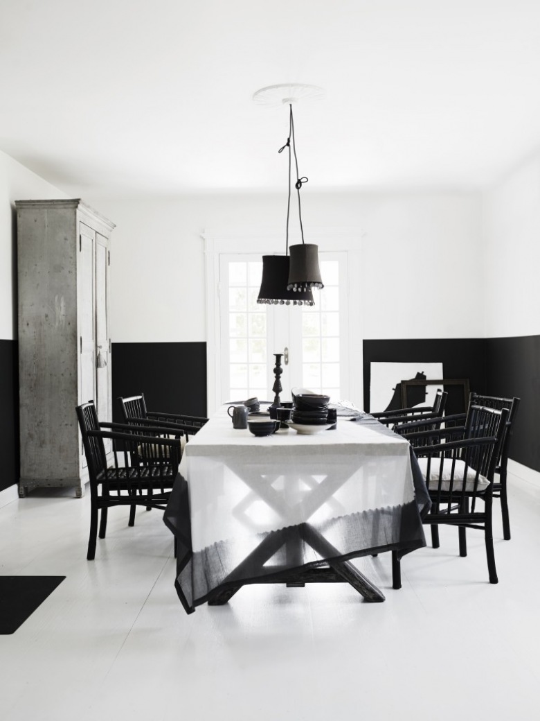 Biało-czarna jadalnia,skandynawska jadalnia,aranżacja skandynwskiej jadalni,czarny stół,czarne krzesła (35083)