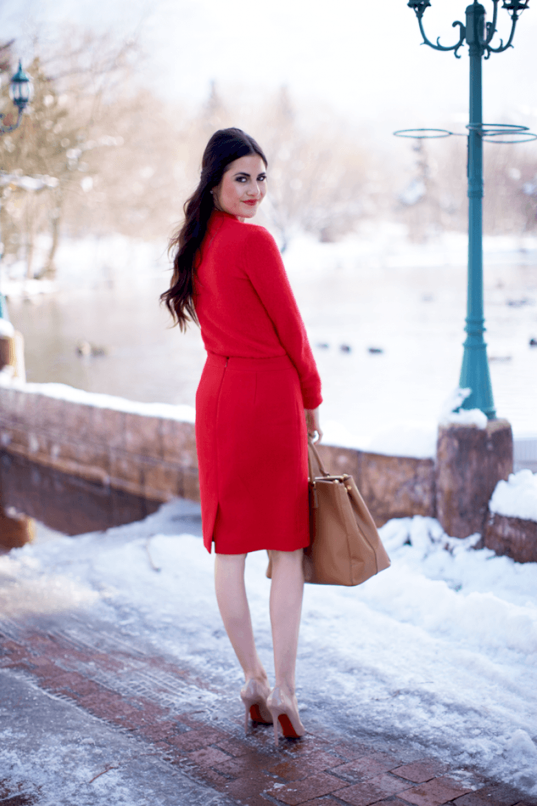 Piekna czerwona spódnica i sweterek (3598)